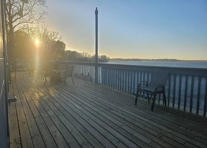 Chain O' Lakes Penthouse With Access Apartment
