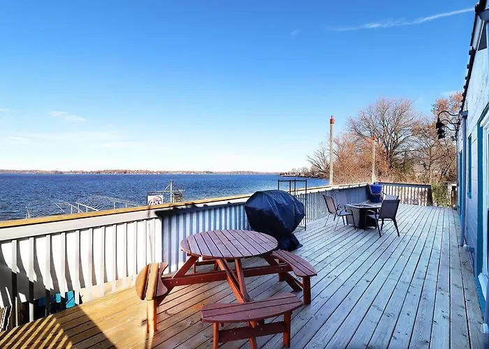 Chain O' Lakes Penthouse With Access